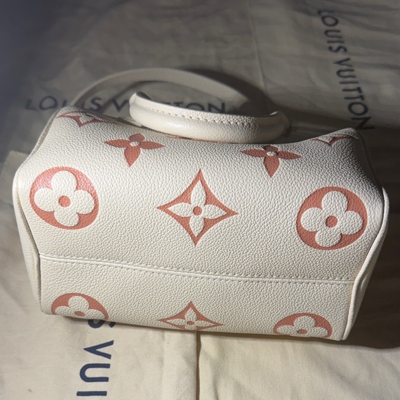 Louis Vuitton Monogram Empreinte Speedy Bandouliere 20 - Picture 5 of 12